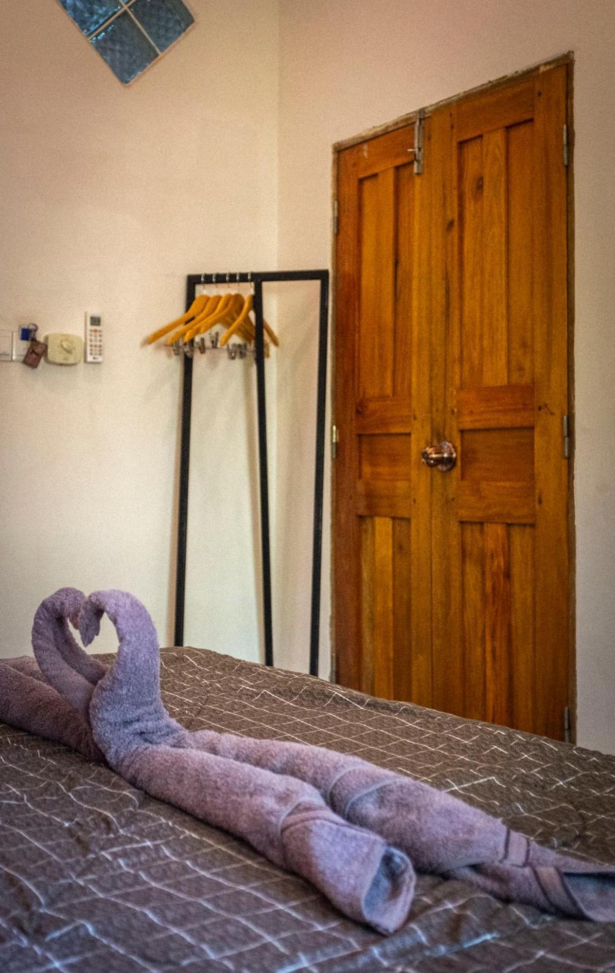 Monkey Republic Kampot Ξενοδοχείο Δωμάτιο φωτογραφία